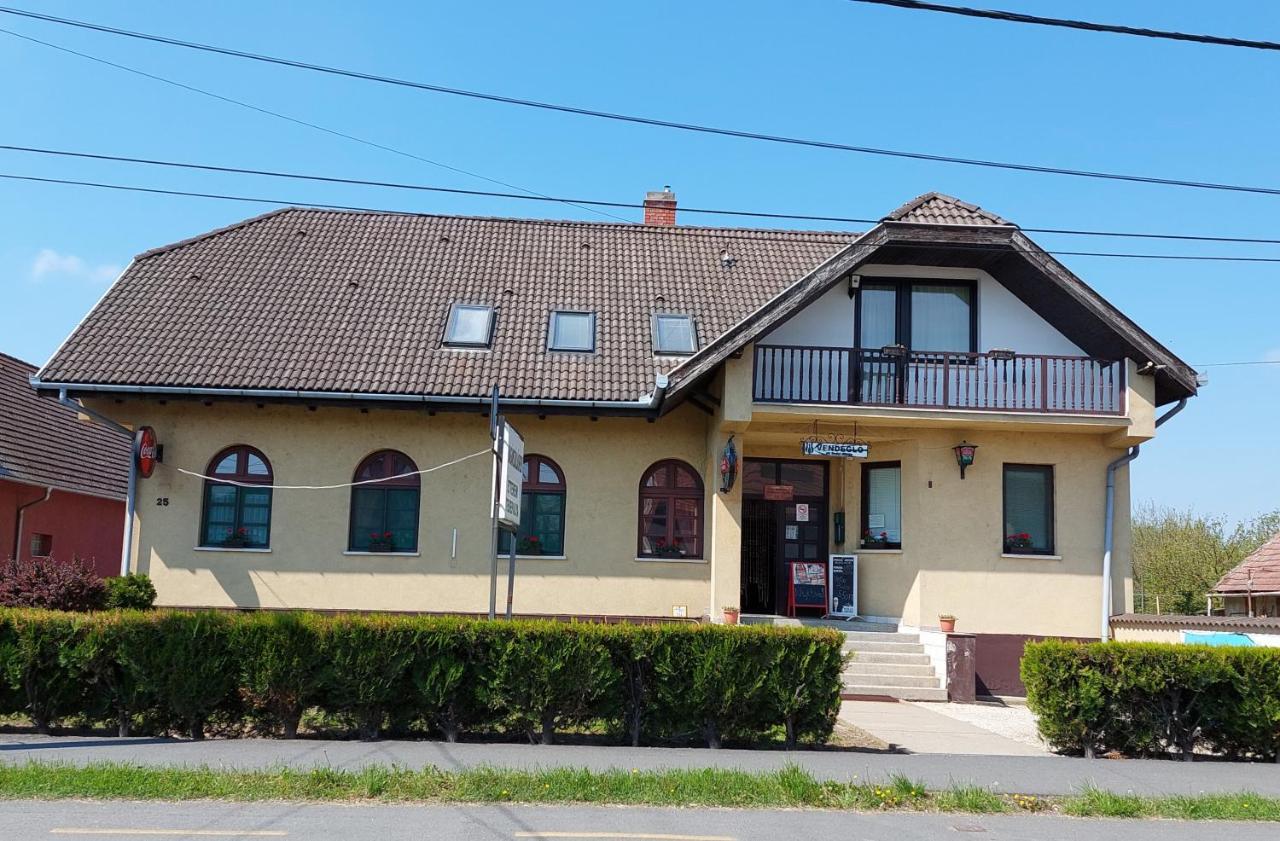 KörmendTeke Panzio住宿加早餐旅馆 外观 照片